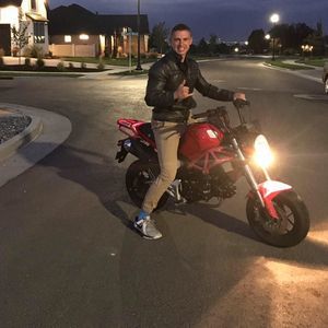 Meet your Posher, Cameron